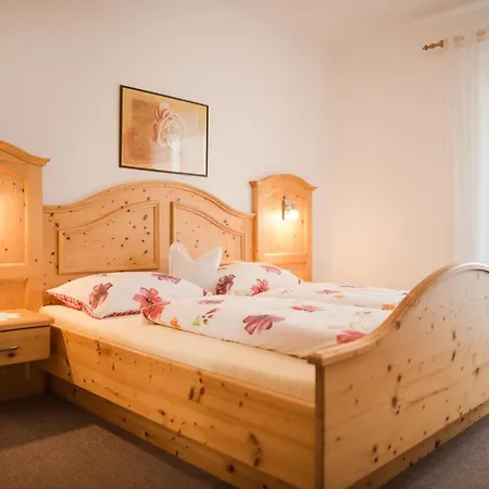 Hotel Garni Georgenhoehe 2*
